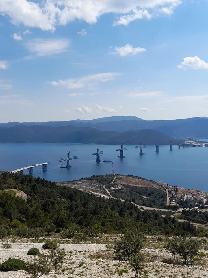 Projekt podizanja novog maslinika u sustavu ekološke proizvodnje u mjestu Komarna OPG Vuica (provedeno 2021)